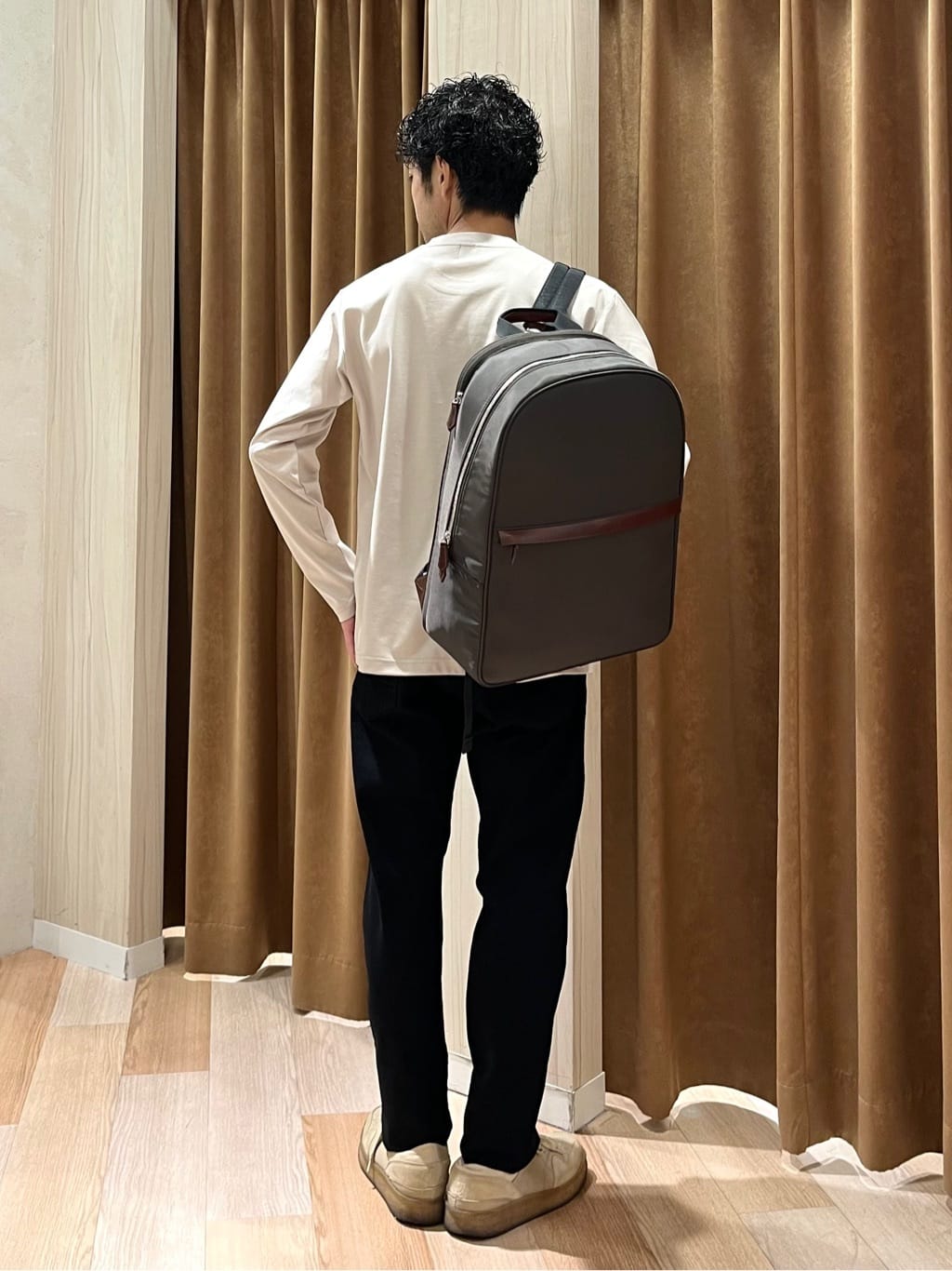 URAさんの「TAKEO KIKUCHI｜【Sサイズ～】ストレッチ デニム パンツ」を使ったコーディネート