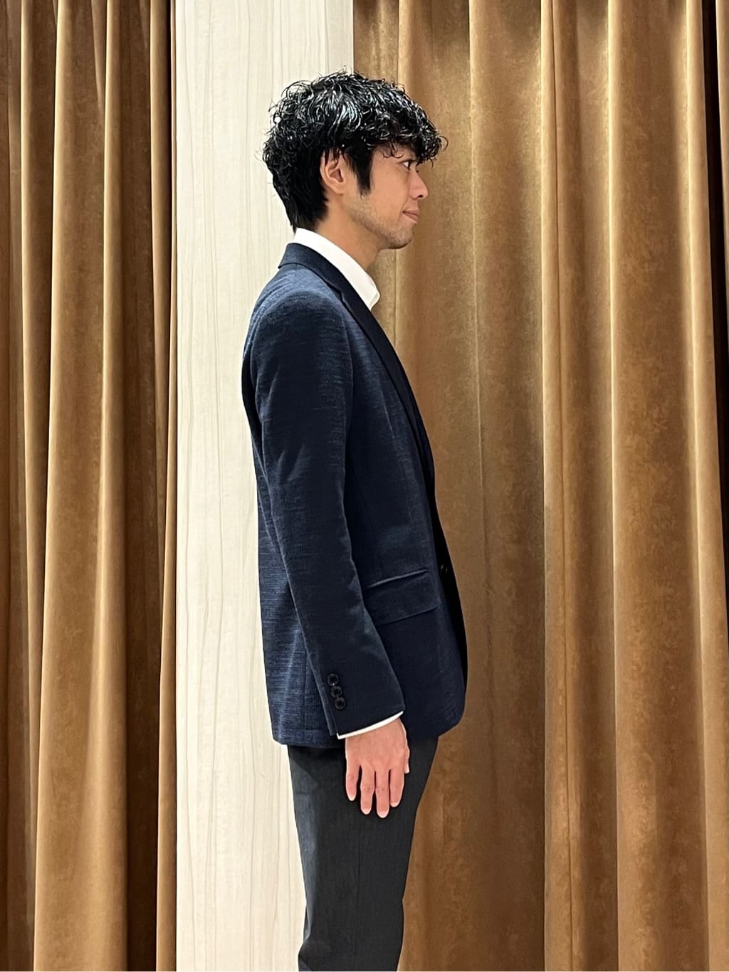 URAさんの「TAKEO KIKUCHI｜【Made in JAPAN】播州織 ヘリンボン ストレート パンツ」を使ったコーディネート