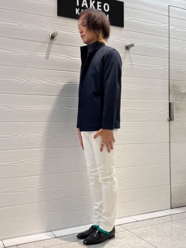 井出恭輔さんの「TAKEO KIKUCHI｜【DOWN FABRIC】ダウンファブリック スタンドカラーブルゾン」を使ったコーディネート
