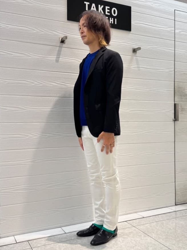井出恭輔さんの「TAKEO KIKUCHI｜【Sサイズ～】ストレッチ デニム パンツ」を使ったコーディネート