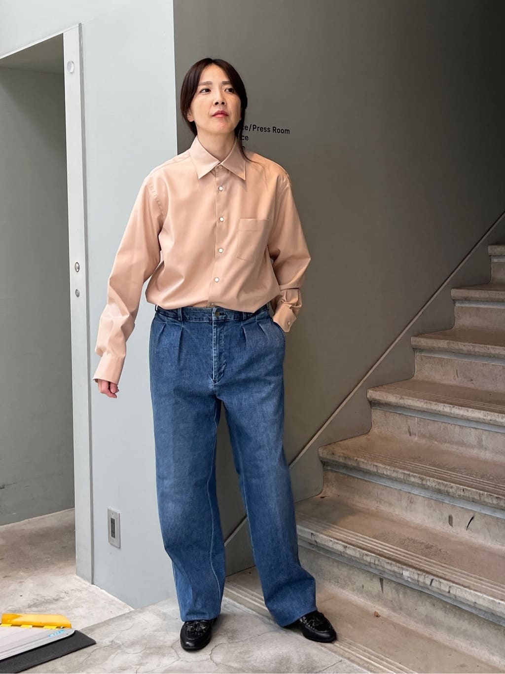 神野（jinno）さんの「TAKEO KIKUCHI｜【THE FLAGSHIP】スーピマ ツイル シャツ」を使ったコーディネート
