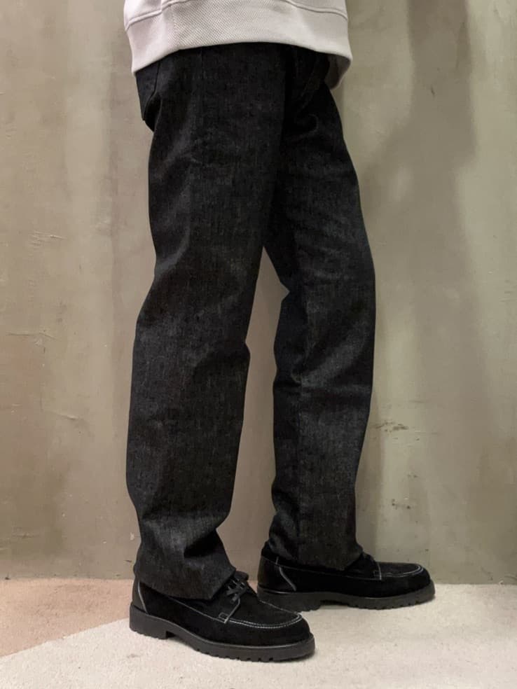 コウノ モトヤさんの「TAKEO KIKUCHI｜【モンスターストレッチ】日本製 ワンウォッシュ デニムパンツ」を使ったコーディネート