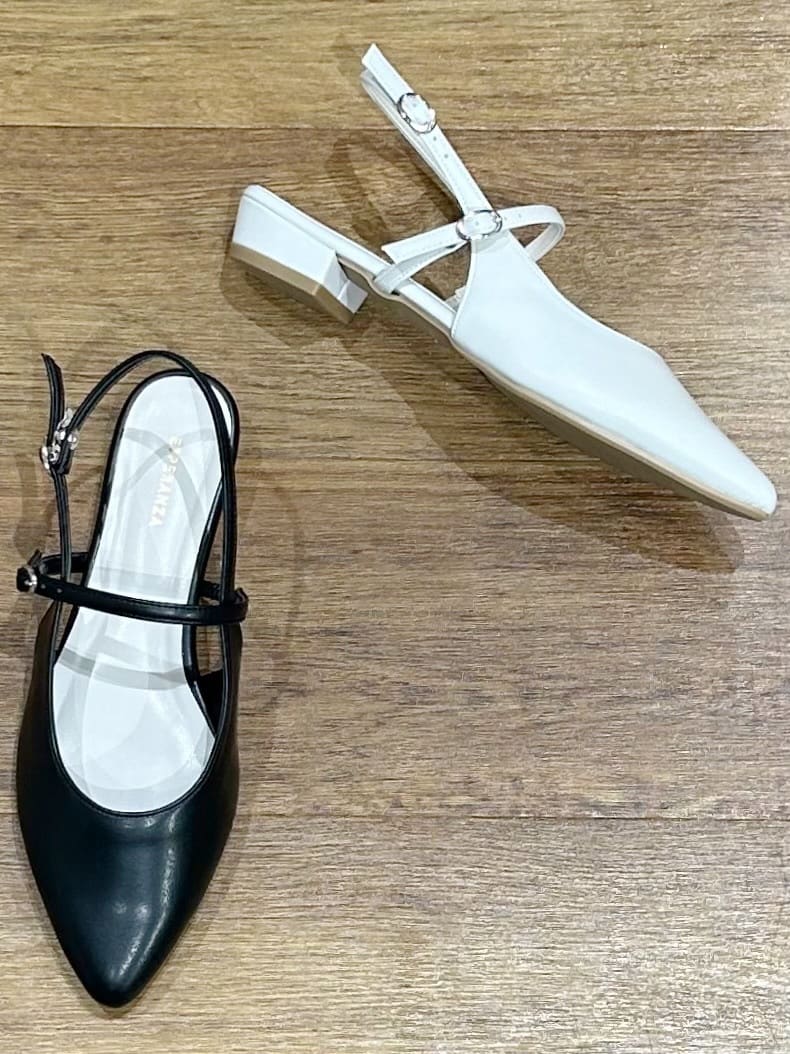 りえさんの「ESPERANZA｜バックストラップフラットパンプス」を使ったコーディネート