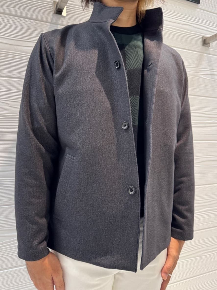 井出恭輔さんの「TAKEO KIKUCHI｜【DOWN FABRIC】ダウンファブリック スタンドカラーブルゾン」を使ったコーディネート