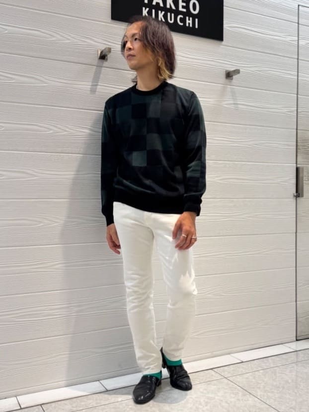 井出恭輔さんの「TAKEO KIKUCHI｜【Sサイズ～】ストレッチ デニム パンツ」を使ったコーディネート