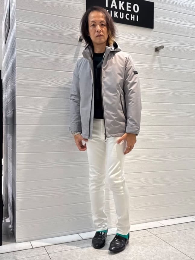 井出恭輔さんの「TAKEO KIKUCHI｜【Sサイズ～】ストレッチ デニム パンツ」を使ったコーディネート