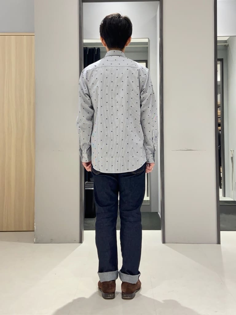 わいずみさんの「TAKEO KIKUCHI｜ハットモチーフ ジャカード ストライプ シャツ」を使ったコーディネート