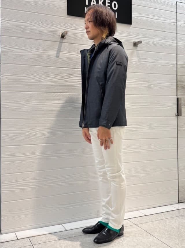 井出恭輔さんの「TAKEO KIKUCHI｜【Sサイズ～】ストレッチ デニム パンツ」を使ったコーディネート