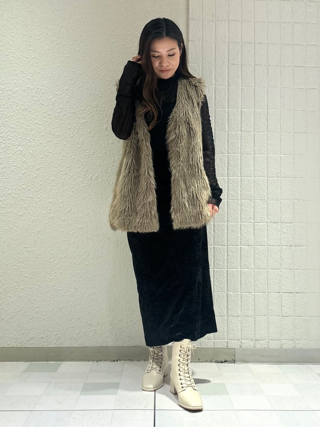 Akiさんの「ESPERANZA｜レースアップミドルヒールブーツ」を使ったコーディネート