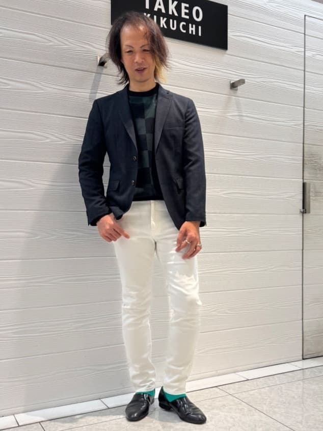 井出恭輔さんの「TAKEO KIKUCHI｜【Sサイズ～】ストレッチ デニム パンツ」を使ったコーディネート