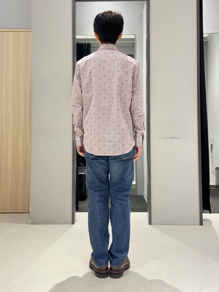 わいずみさんの「TAKEO KIKUCHI｜ハットモチーフ ジャカード ストライプ シャツ」を使ったコーディネート