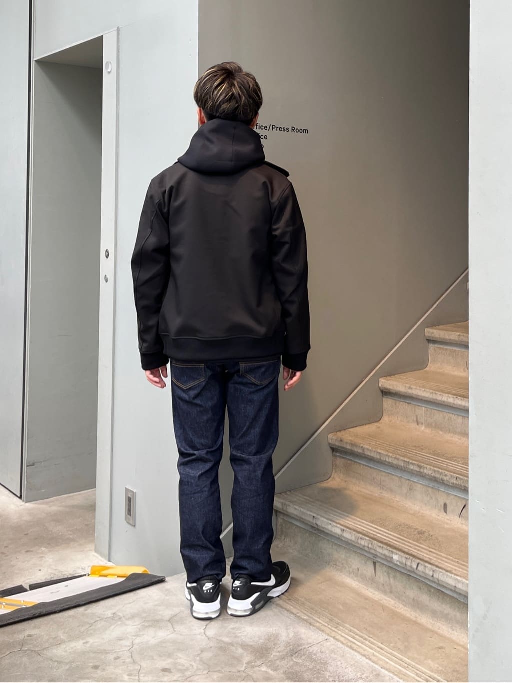 Namikiさんの「TAKEO KIKUCHI｜【モンスターストレッチ】日本製 ワンウォッシュ デニムパンツ」を使ったコーディネート