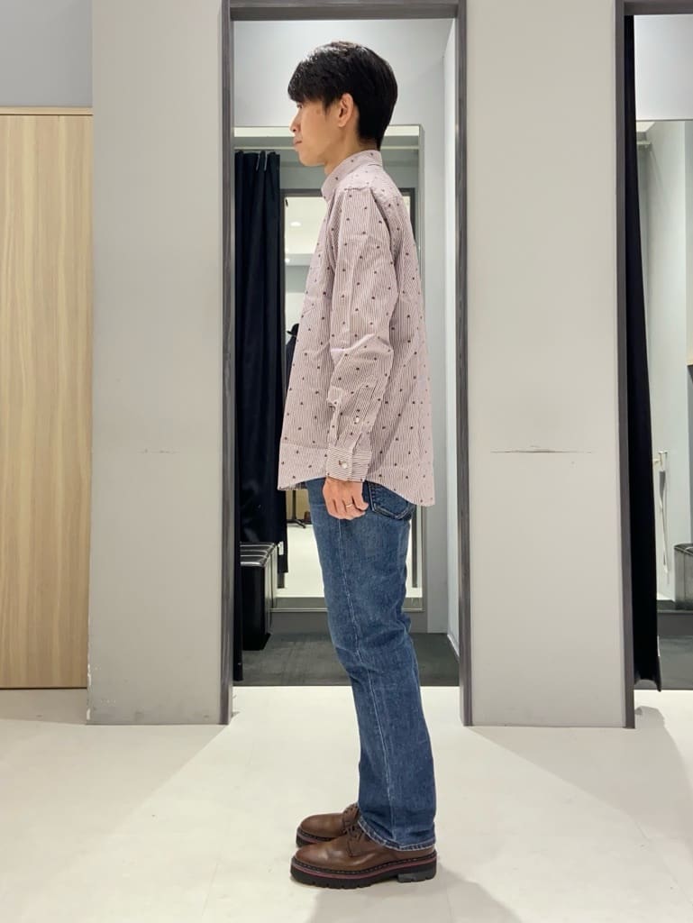 わいずみさんの「TAKEO KIKUCHI｜ハットモチーフ ジャカード ストライプ シャツ」を使ったコーディネート