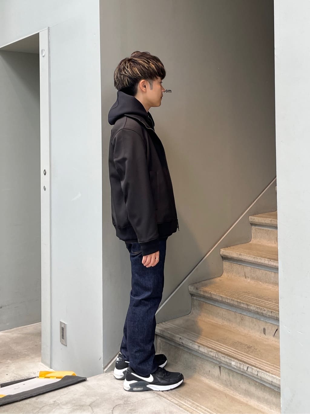 Namikiさんの「TAKEO KIKUCHI｜【モンスターストレッチ】日本製 ワンウォッシュ デニムパンツ」を使ったコーディネート
