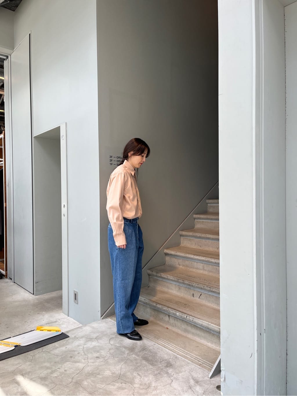 神野（jinno）さんの「TAKEO KIKUCHI｜【THE FLAGSHIP】スーピマ ツイル シャツ」を使ったコーディネート