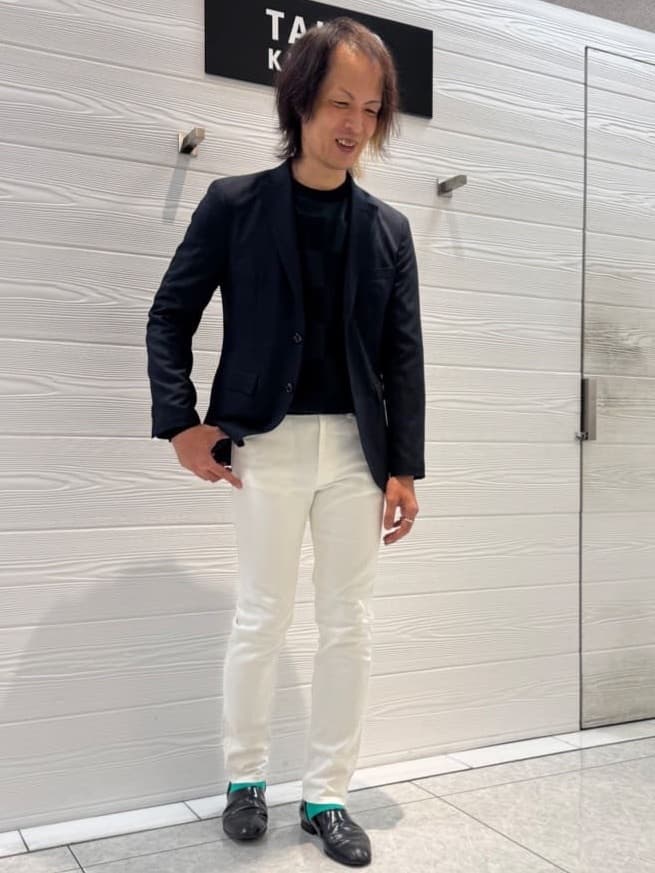 井出恭輔さんの「TAKEO KIKUCHI｜【Sサイズ～】ストレッチ デニム パンツ」を使ったコーディネート