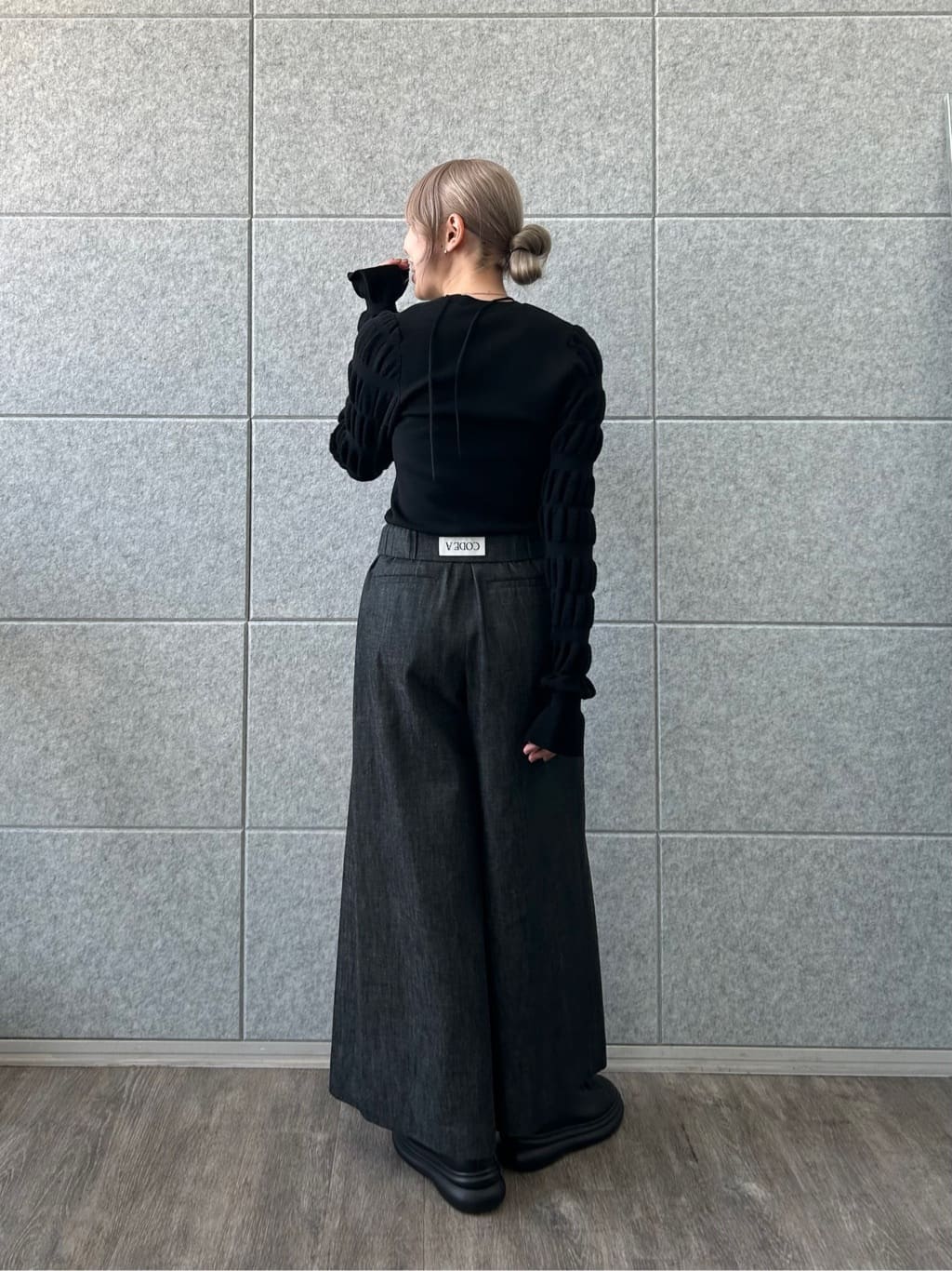 honoka Aさんの「CODE A｜gathered sleeves knit」を使ったコーディネート