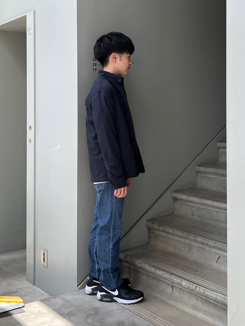 Namikiさんの「TAKEO KIKUCHI｜【モンスターストレッチ】日本製 ウォッシュド デニムパンツ」を使ったコーディネート