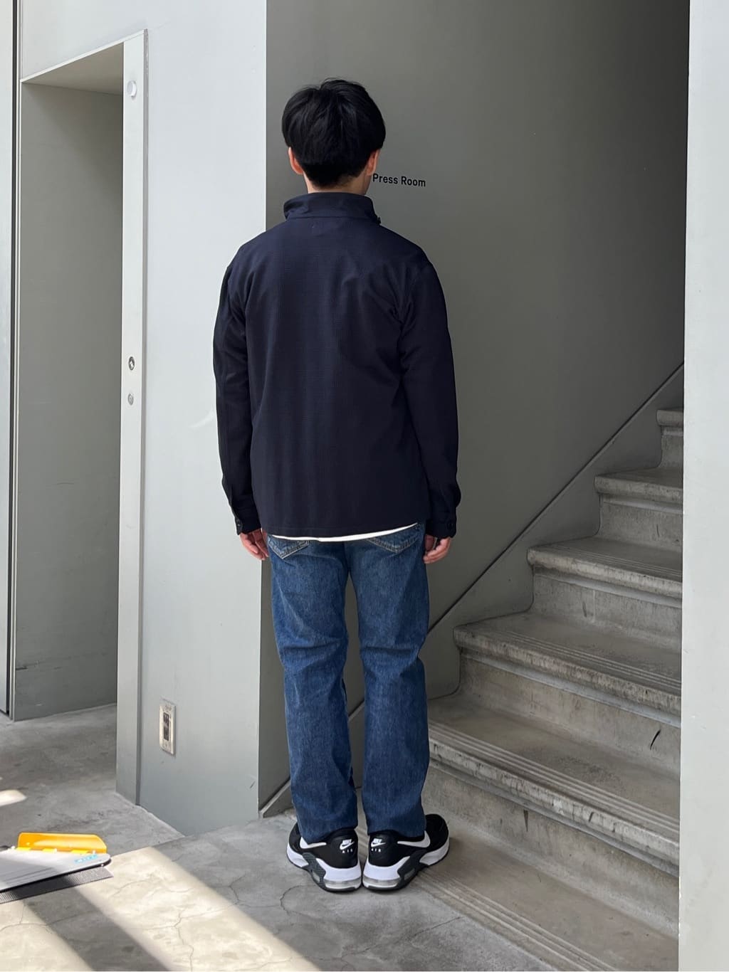 Namikiさんの「TAKEO KIKUCHI｜【モンスターストレッチ】日本製 ウォッシュド デニムパンツ」を使ったコーディネート