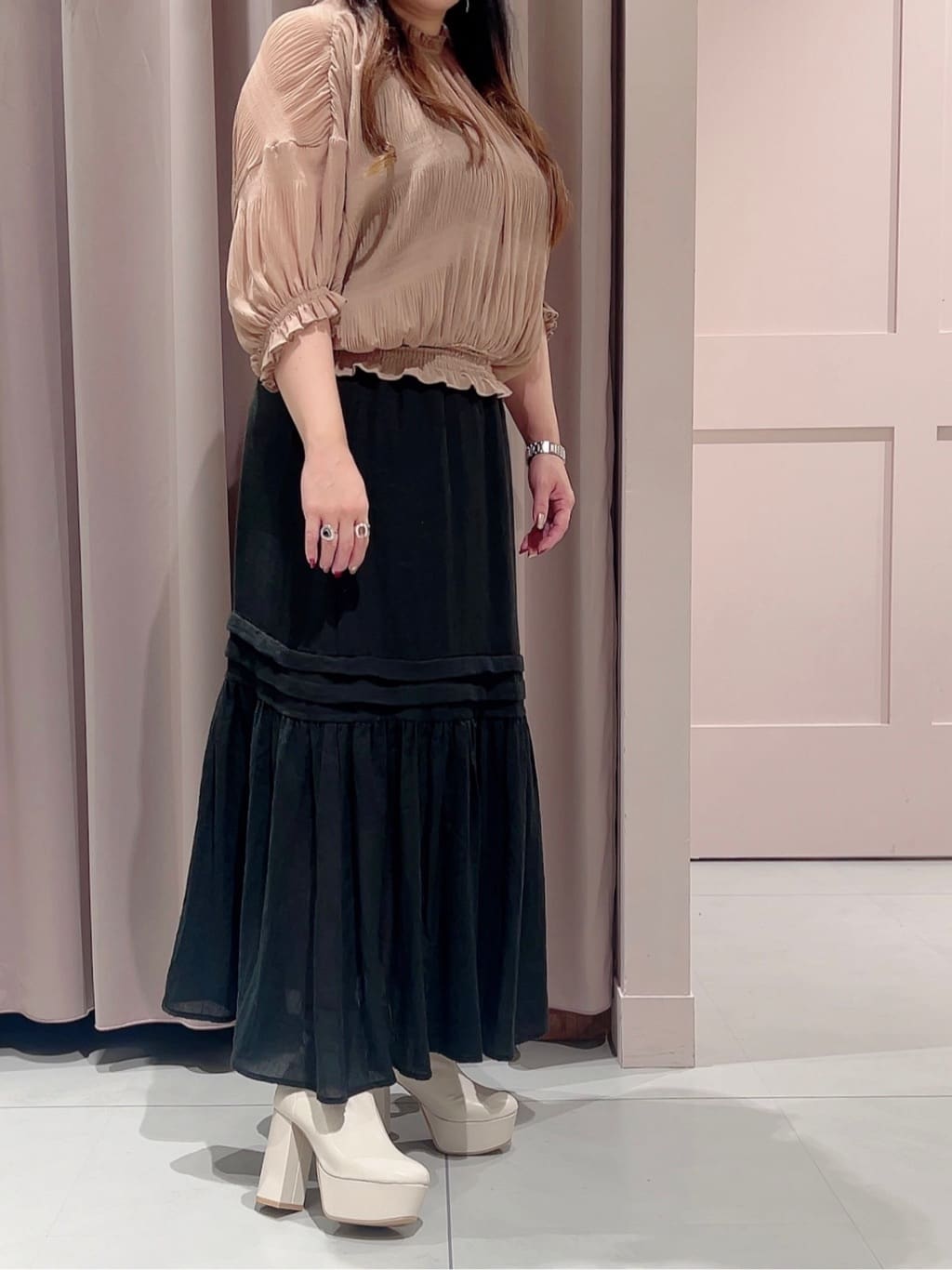 りえさんの「ESPERANZA｜ラク盛りショートブーツ」を使ったコーディネート