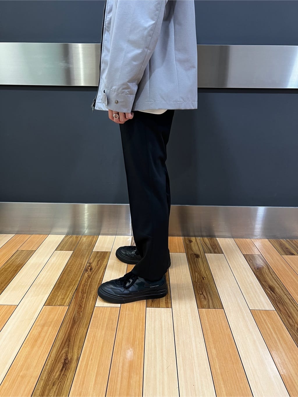 yutoさんの「TAKEO KIKUCHI｜【ONOFF対応】TRダブルニット ストレッチパンツ」を使ったコーディネート