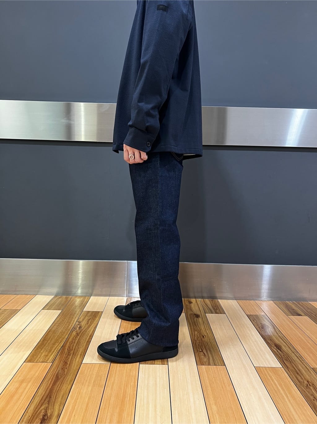yutoさんの「TAKEO KIKUCHI｜【モンスターストレッチ】日本製 ワンウォッシュ デニムパンツ」を使ったコーディネート