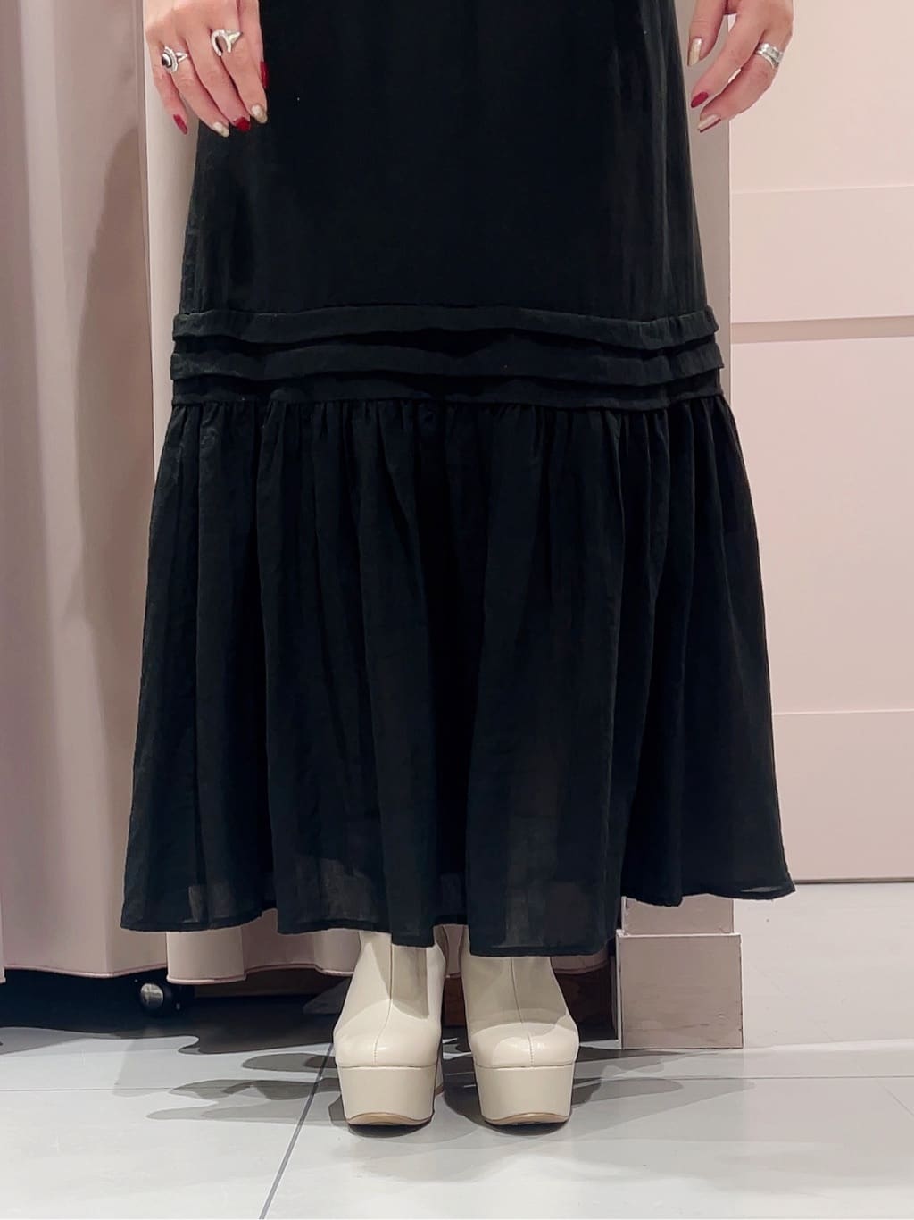 りえさんの「ESPERANZA｜ラク盛りショートブーツ」を使ったコーディネート