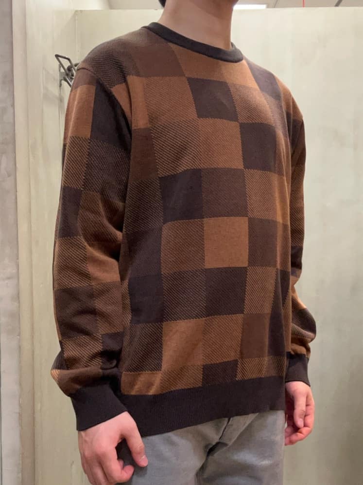 コウノ モトヤさんの「TAKEO KIKUCHI｜【Made in JAPAN】播州織 ストレッチ パンツ」を使ったコーディネート
