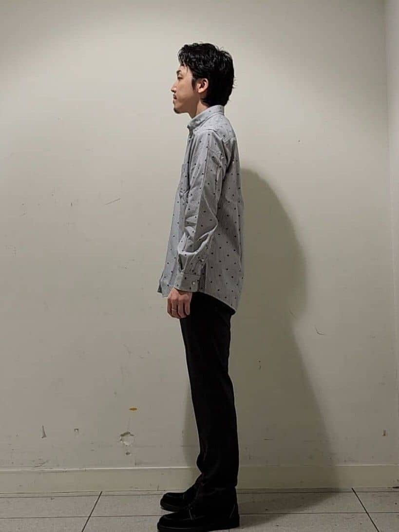 Maedaさんの「TAKEO KIKUCHI｜ハットモチーフ ジャカード ストライプ シャツ」を使ったコーディネート