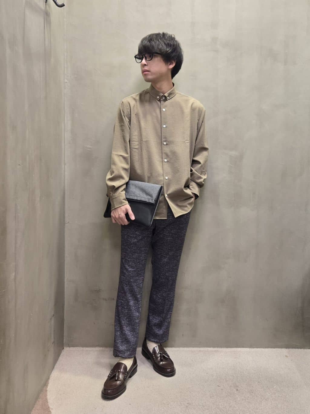 白木駆さんの「TAKEO KIKUCHI｜【ONOFF対応】TRダブルニット ストレッチパンツ」を使ったコーディネート
