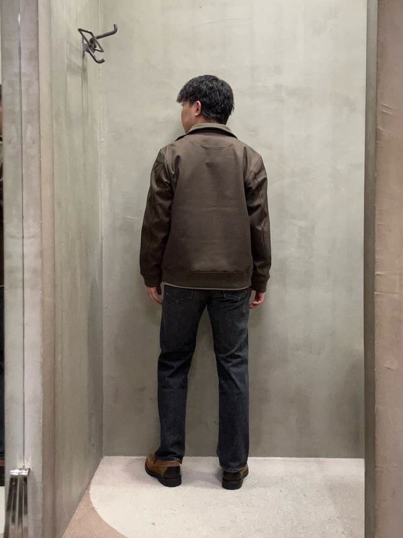 コウノ モトヤさんの「TAKEO KIKUCHI｜【モンスターストレッチ】日本製 ウォッシュド デニムパンツ」を使ったコーディネート