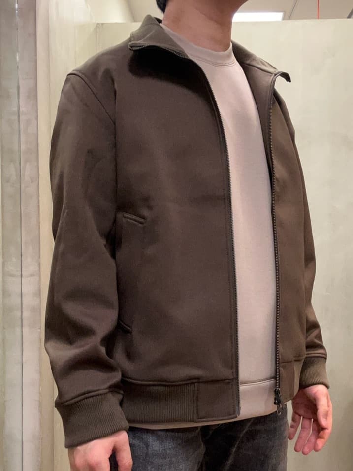 コウノ モトヤさんの「TAKEO KIKUCHI｜【モンスターストレッチ】日本製 ウォッシュド デニムパンツ」を使ったコーディネート