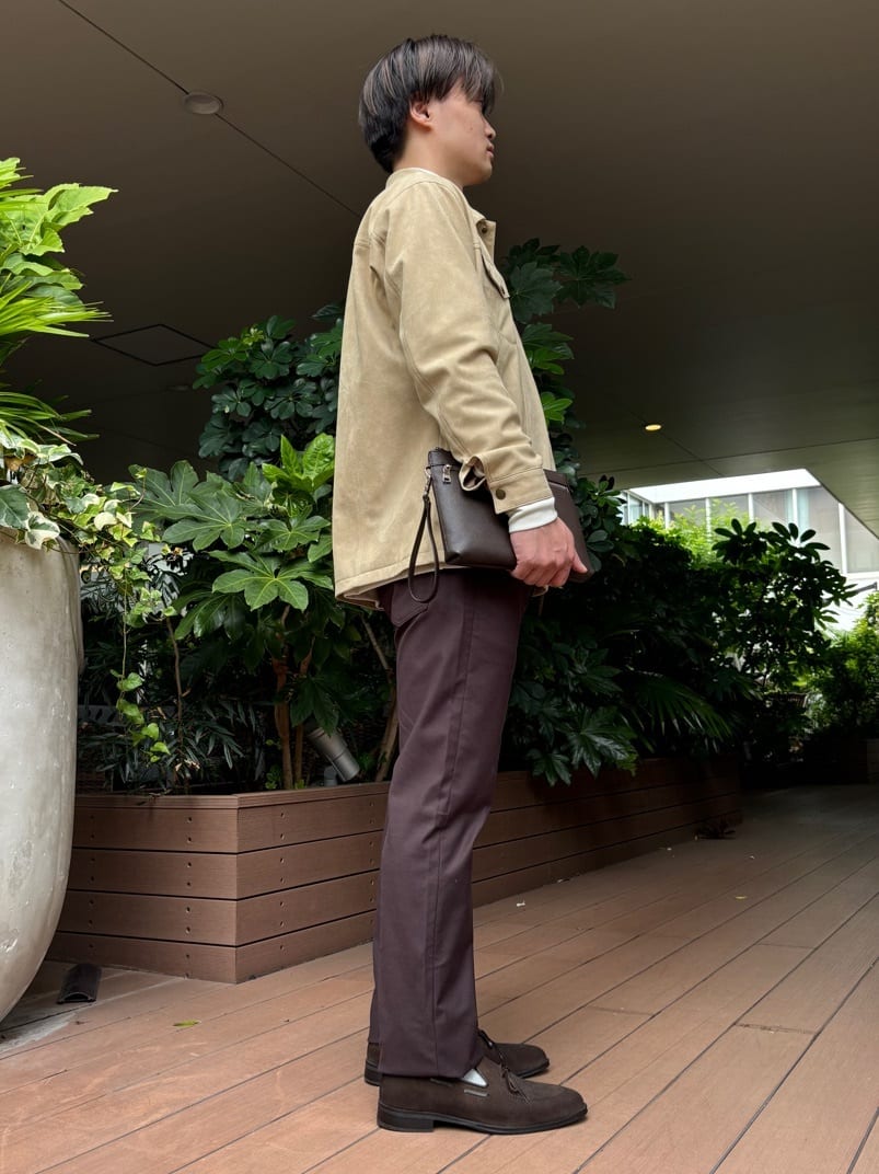 圭哉さんの「TAKEO KIKUCHI｜【Made in JAPAN】播州織 ストレッチ パンツ」を使ったコーディネート