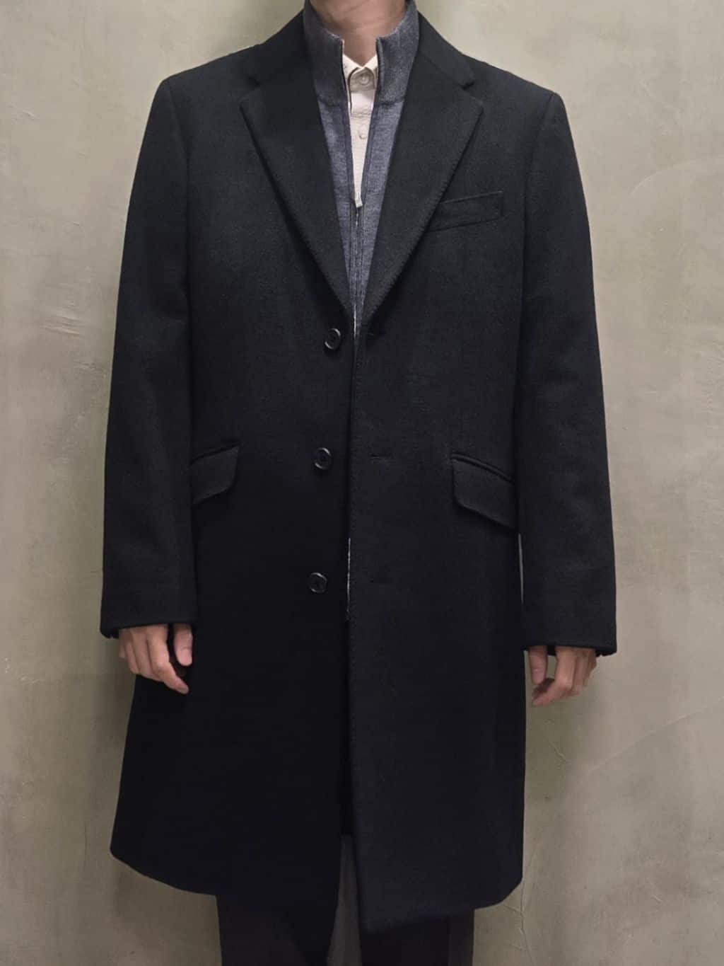 白木駆さんの「TAKEO KIKUCHI｜ウールカシミヤブレンド チェスターコート」を使ったコーディネート