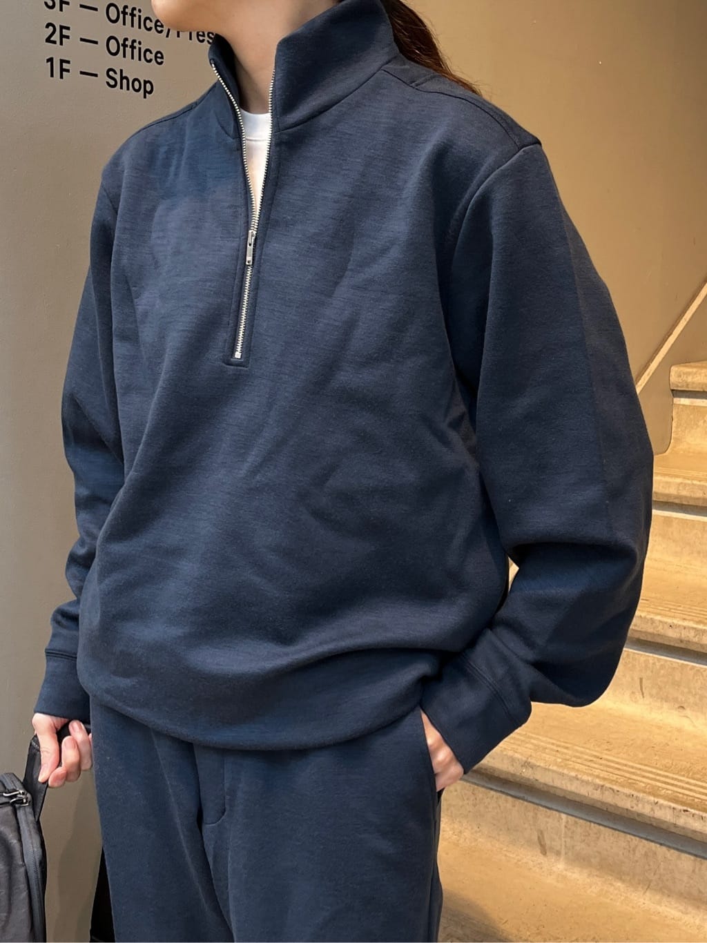 神野（jinno）さんの「TAKEO KIKUCHI｜【多機能・軽量】シャドーライン ボディバッグ」を使ったコーディネート