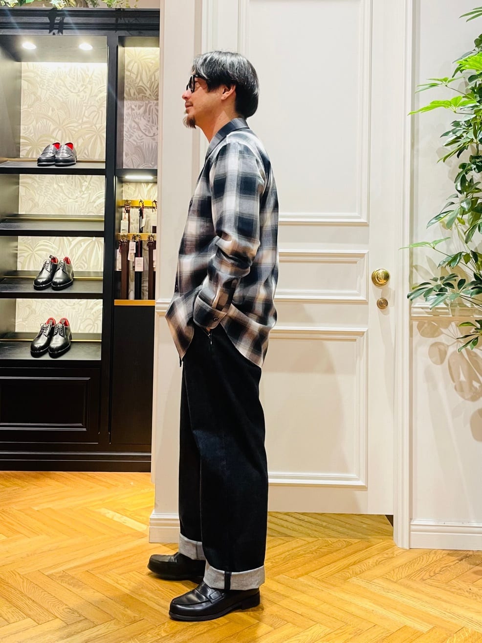 鶴田大士さんの「DRESSTERIOR｜【撥水加工/Safari5月号掲載】ローファー」を使ったコーディネート