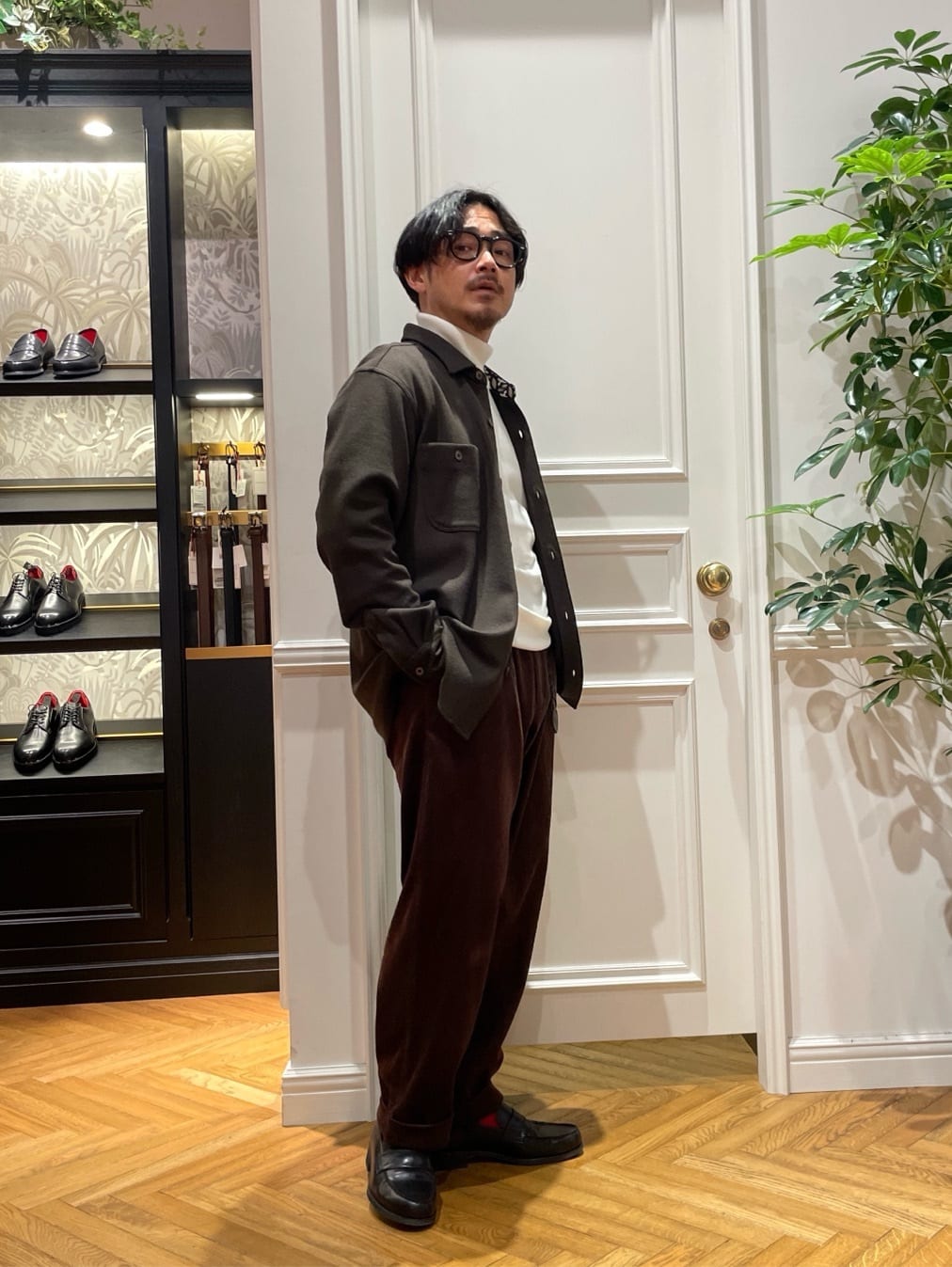 鶴田大士さんの「DRESSTERIOR｜【撥水加工/Safari5月号掲載】ローファー」を使ったコーディネート