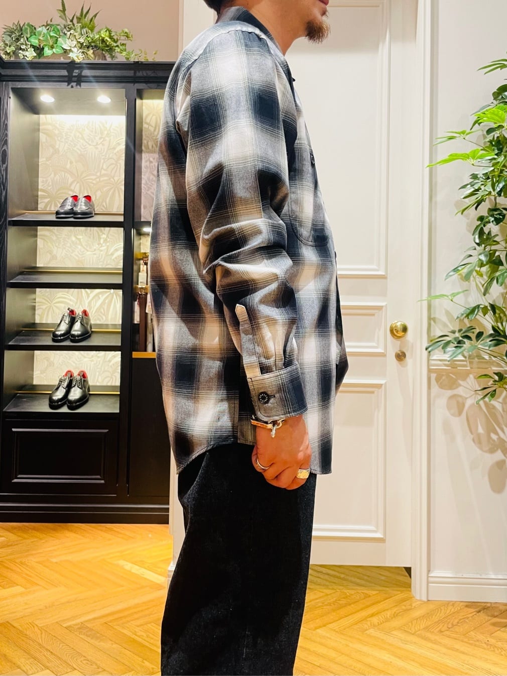 鶴田大士さんの「DRESSTERIOR｜【撥水加工/Safari5月号掲載】ローファー」を使ったコーディネート