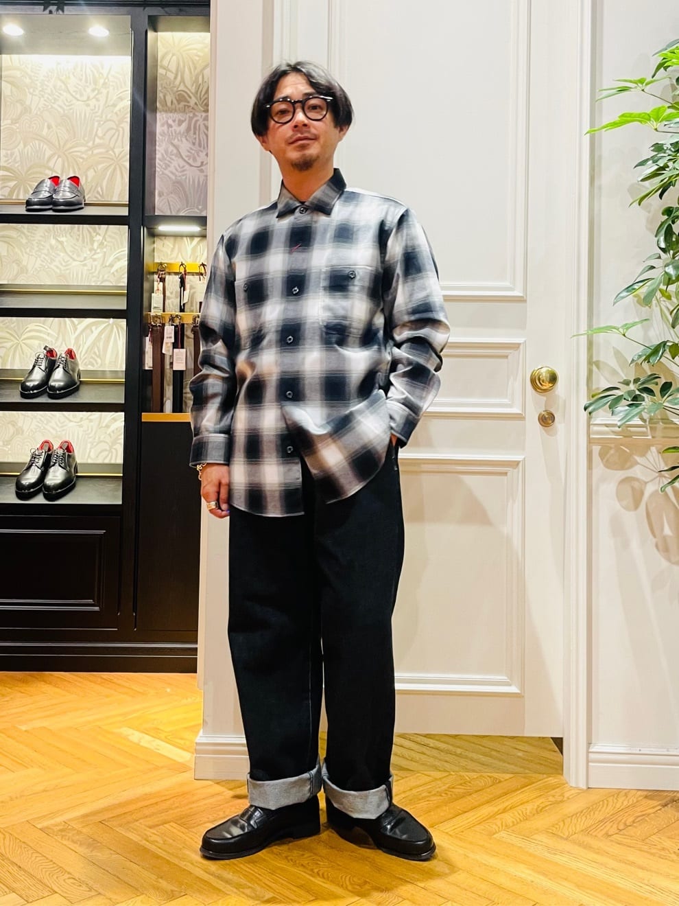 鶴田大士さんの「DRESSTERIOR｜【撥水加工/Safari5月号掲載】ローファー」を使ったコーディネート