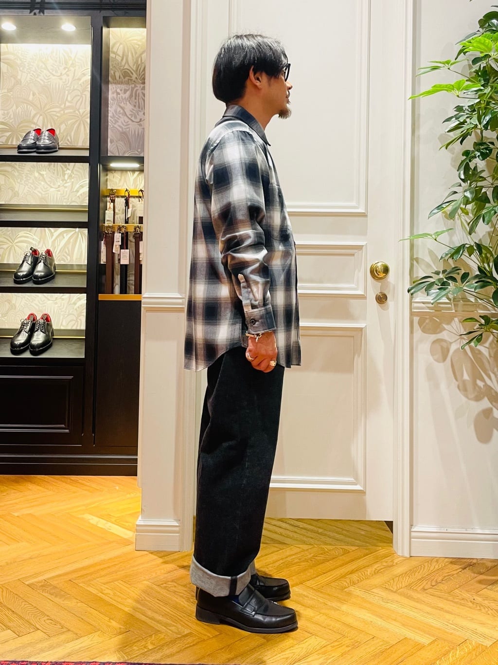 鶴田大士さんの「DRESSTERIOR｜【撥水加工/Safari5月号掲載】ローファー」を使ったコーディネート
