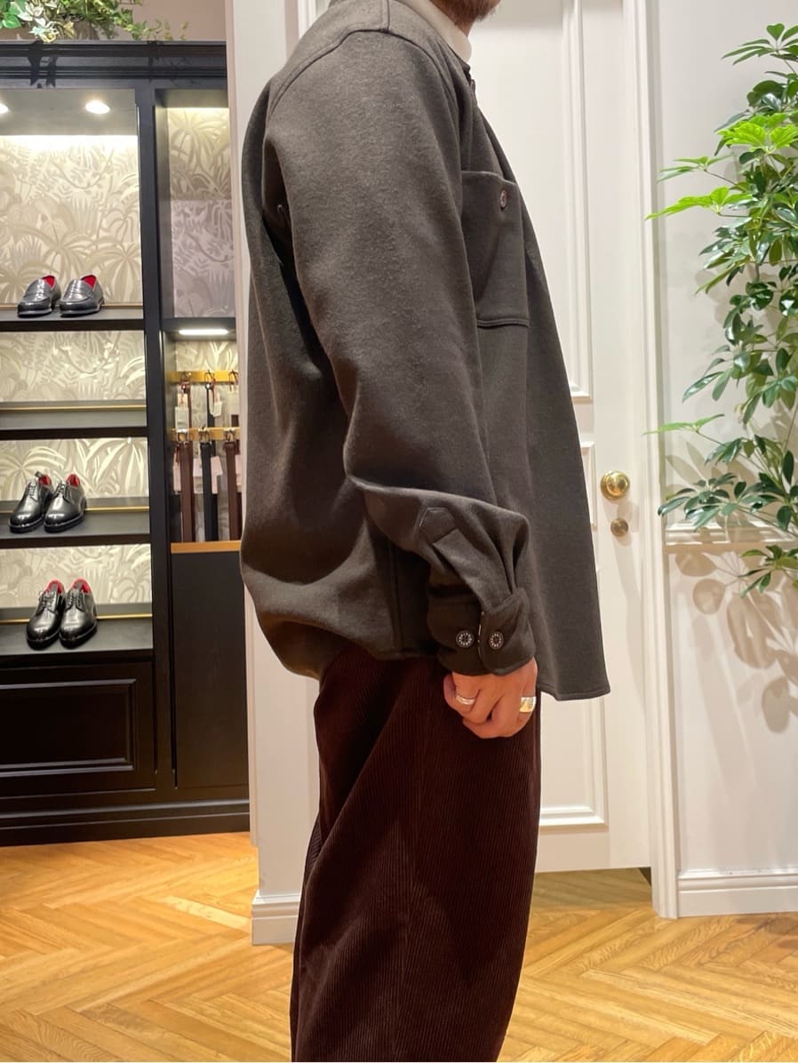 鶴田大士さんの「DRESSTERIOR｜【撥水加工/Safari5月号掲載】ローファー」を使ったコーディネート