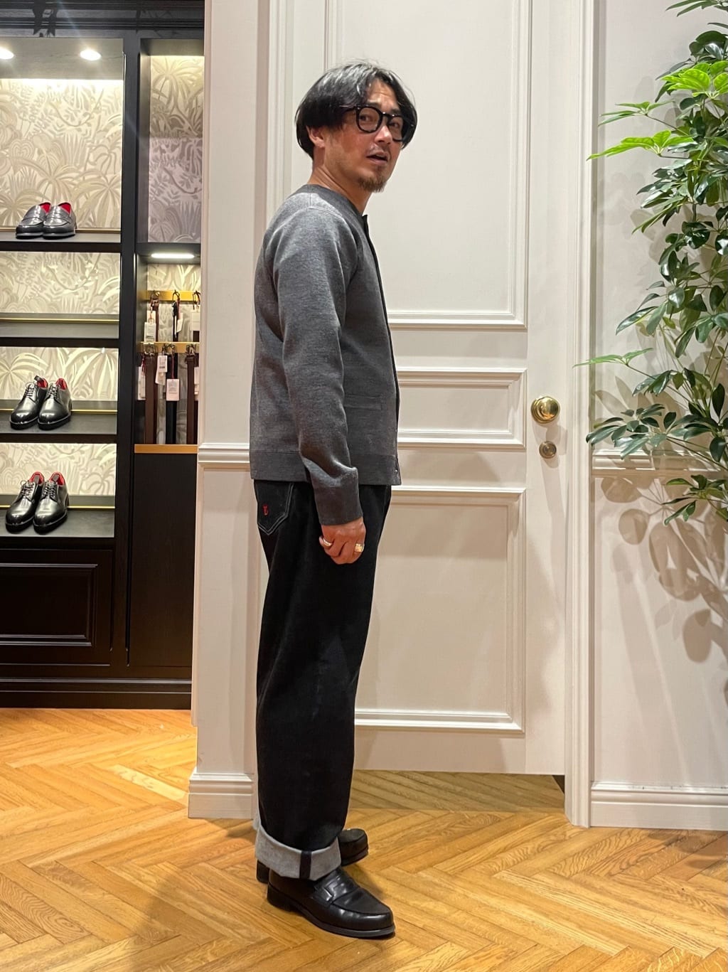 鶴田大士さんの「DRESSTERIOR｜【撥水加工/Safari5月号掲載】ローファー」を使ったコーディネート
