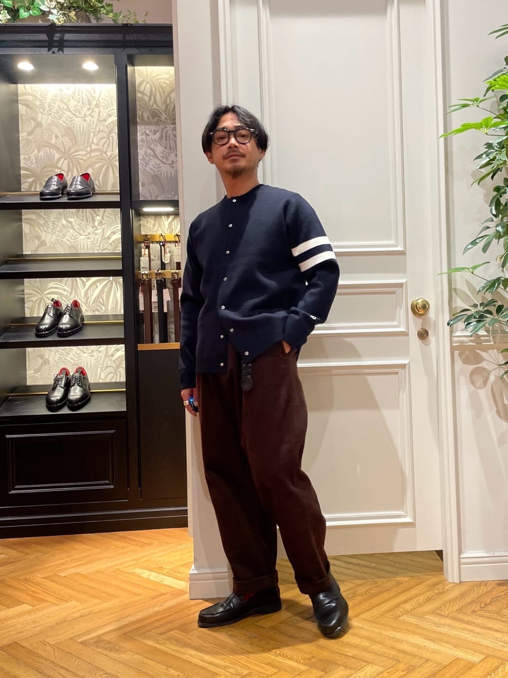 鶴田大士さんの「DRESSTERIOR｜【撥水加工/Safari5月号掲載】ローファー」を使ったコーディネート