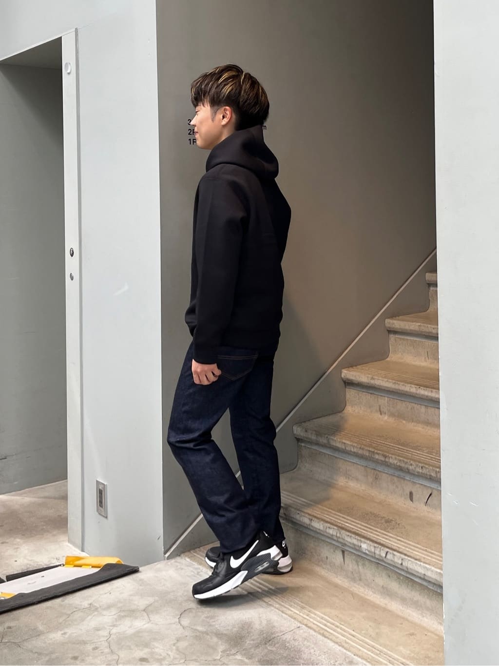 Namikiさんの「TAKEO KIKUCHI｜【モンスターストレッチ】日本製 ワンウォッシュ デニムパンツ」を使ったコーディネート
