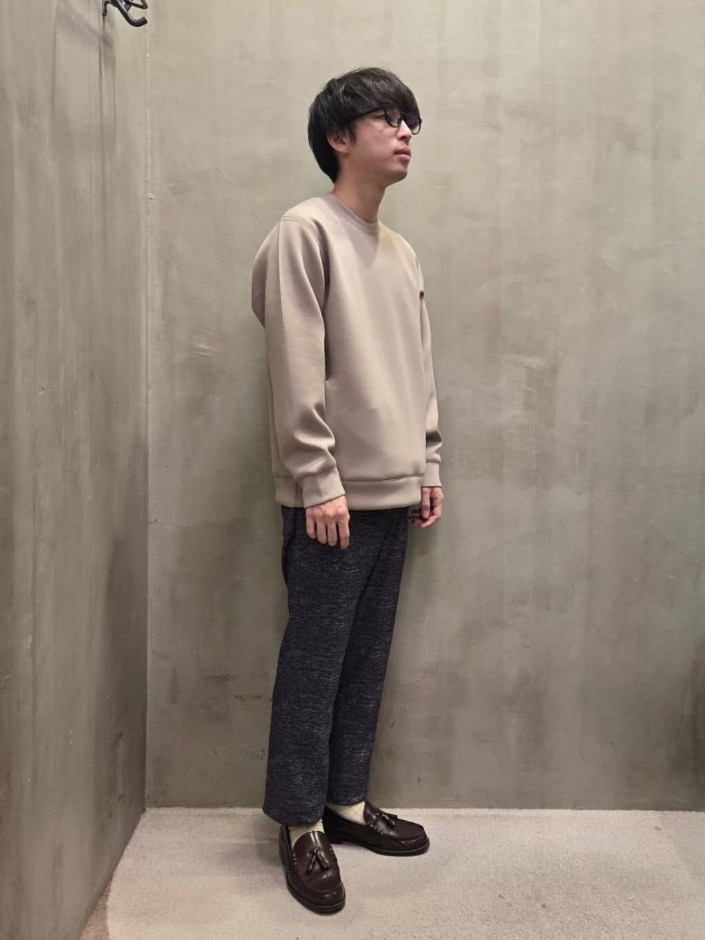 白木駆さんの「TAKEO KIKUCHI｜【ONOFF対応】TRダブルニット ストレッチパンツ」を使ったコーディネート