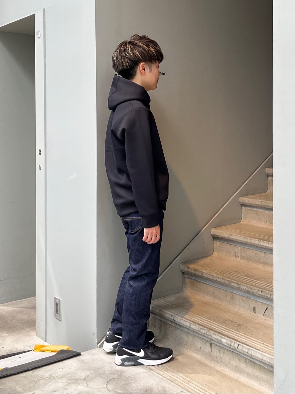 Namikiさんの「TAKEO KIKUCHI｜【モンスターストレッチ】日本製 ワンウォッシュ デニムパンツ」を使ったコーディネート