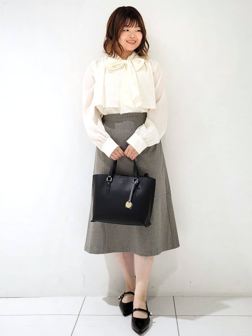 kinaさんの「index｜《5色展開／S-LLサイズ》ストレッチマーメイドスカート／セットアップ対応【洗濯機洗い可／イージーケ」を使ったコーディネート