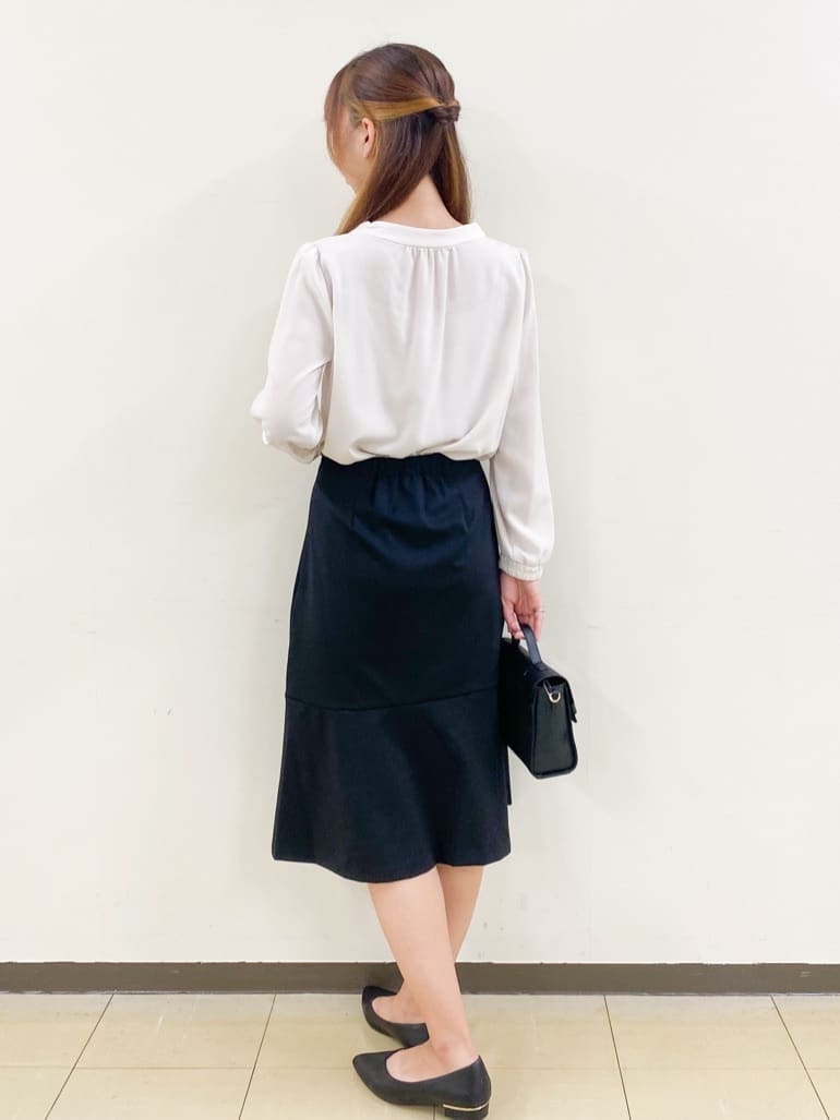 yurinaさんの「index｜《5色展開／S-LLサイズ》ストレッチマーメイドスカート／セットアップ対応【洗濯機洗い可／イージーケ」を使ったコーディネート