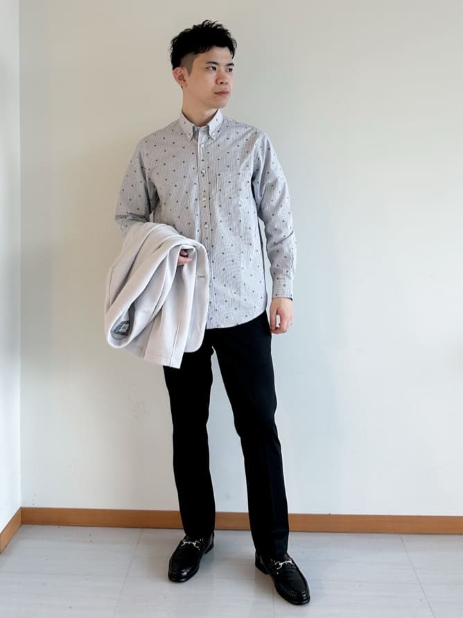 イッシーさんの「TAKEO KIKUCHI｜ハットモチーフ ジャカード ストライプ シャツ」を使ったコーディネート