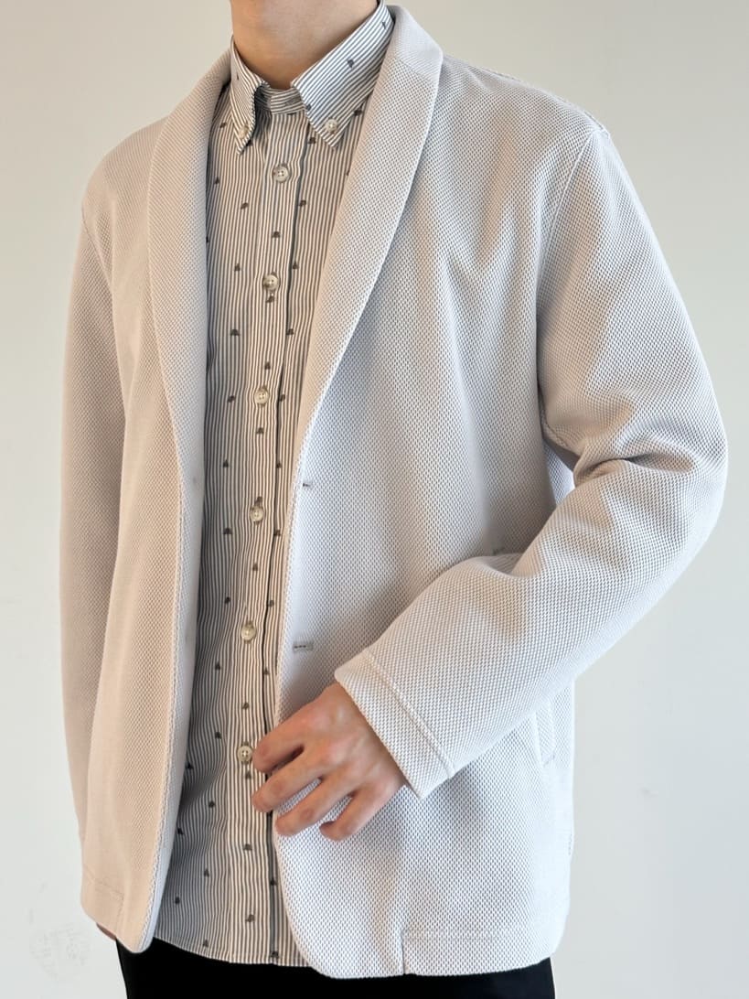 イッシーさんの「TAKEO KIKUCHI｜ハットモチーフ ジャカード ストライプ シャツ」を使ったコーディネート